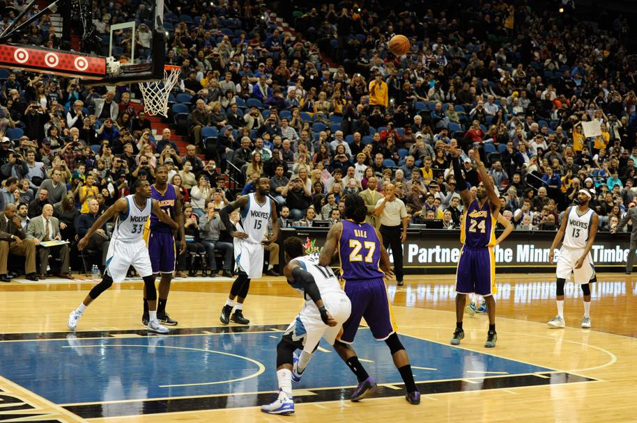 14 dicembre: il libero con cui Kobe Bryant supera Michael Jordan. Il Black Mamba sale al 3 posto della classifica dei migliori marcatori NBA di tutti i tempi